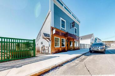 בית מלון כפרי The Colonels Suites