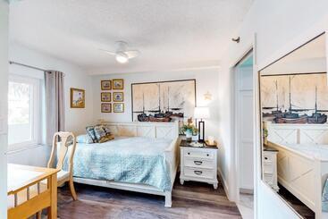 Отель Sand Castle I 301