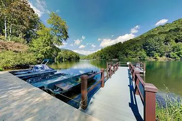 Hotelli Rumbling Bald Condo Unit 403