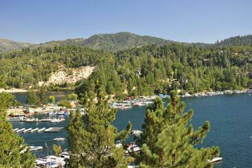 בית מלון כפרי Village Bay Haven