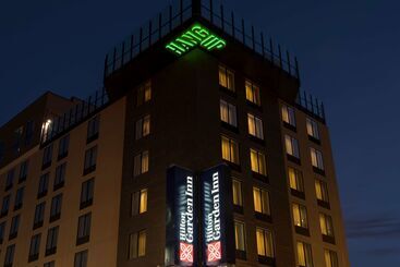 בית מלון כפרי Hilton Garden Inn Louisville Downtown