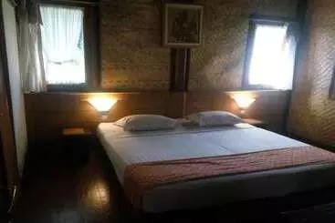 Hotel Kampung Sumber Alam Garut