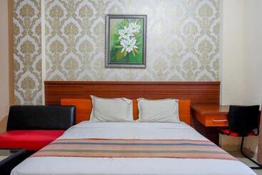 Hôtel Pineapple Mansion Solo Mitra Reddoorz Near Rs Jih Solo