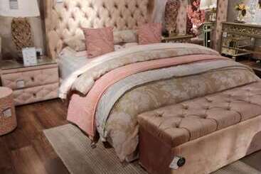 Пансион Pink Flowers Suites Women Only