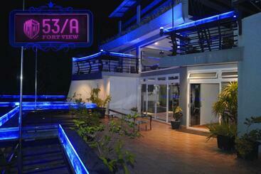 פנסיון Fort View