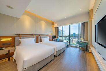 Hotel Holiday Inn Zhuhai City Center, An Ihg