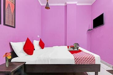 فندق Oyo Flagship 70237 Cozy Stay Deluxe