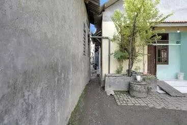 Hotel Spot On 91883 Kost 2 Putra Syariah