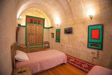 هتل Pietra Cave Suites