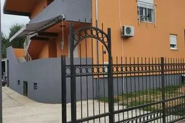 Pensión Kuca Za Odmor I Familiju