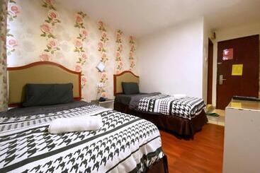 Mr Hotel Nusa Bestari