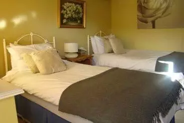 בית מלון כפרי The Fox Goes Free