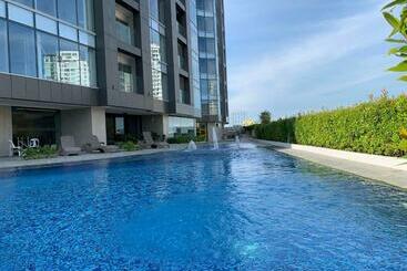 Appart'hotel Aeon Suites Staycation Managed By Aria