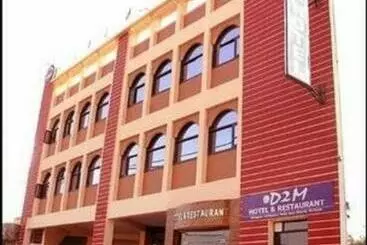 Hotel D2m  And Restaurant