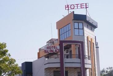 Hotelli Raj Palace