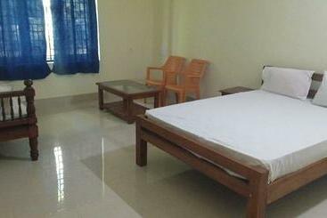 Hotel Alps Residency