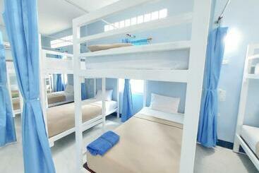 Khao Sok Backpacker Hostel