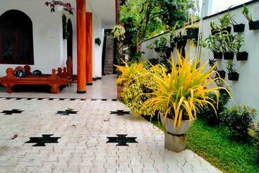 פנסיון Hiru Gedara