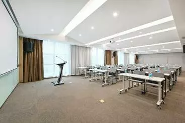 Atour Hotel Luliang Central Park