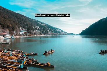 בית מלון כפרי Chinar Lake View Nainital   100 Meter From Mall Road   Hygiene, Lake View & Spacious Room