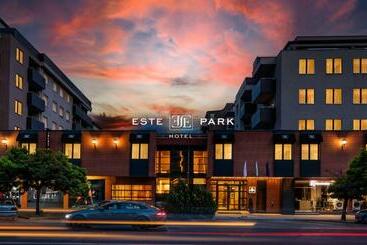 Este Park Hotel Part Of Urban Chic Luxury Design Hotels Parking & Compliments Next To Shoppin