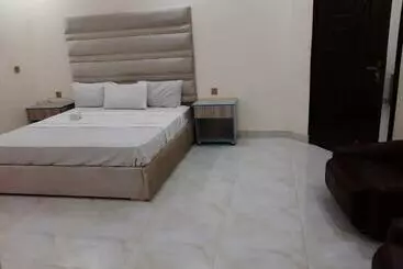 ホテル Day In Qadaffi Stadium