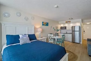 アパートホテル Aloha Hibiscus Room,sunset Views   Hawaiian Inn Beach Resort