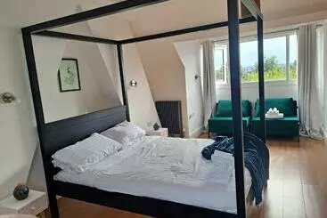 Aamiaismajoitus (B&B) Pilgrims Of The Goddess