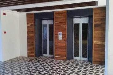 هتل Sodi S Crown Residences At Harbour Spring