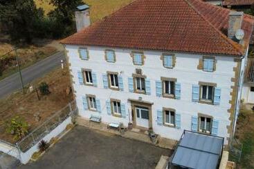 Bed and Breakfast Au Bord Du Chemin La Prade
