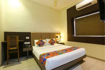 Fabhotel West Inn   Nr Mumbai International Airport