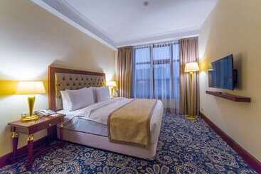 هتل Ramada By Wyndham Almaty