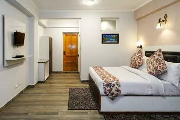 Click Sunburry Hotel Srinagar