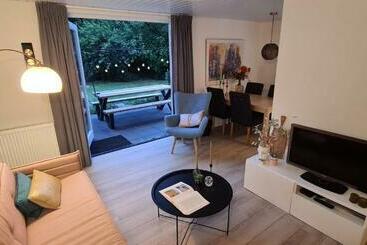 住宿加早餐  Bij Ons Naast