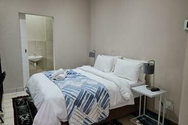 مبيت وإفطار The Hide On Tindale