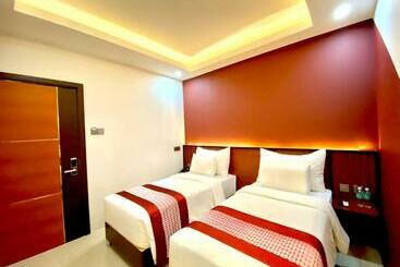 בית מלון כפרי Petro Inn Takengon