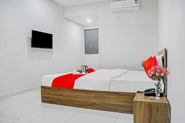 Hotel Oyo 90450  Weekend Rooms