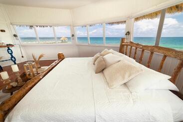 استراحتگاه Quinta Del Mar Crystal Beach