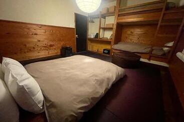 بنسيون Heidi Guest House