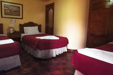 هتل Diamante Azul