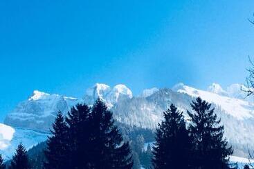 Pension Les Quatre Saisons Balcon Et Jardin