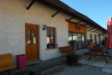 بنسيون Gite Chez Marcel Et Béa