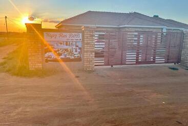 Pension (Hôtel basse catégorie) Sapzres At Taung