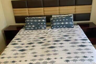 펜션 Sapzres At Taung