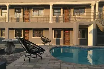 Huoneistohotelli Asante’s Guest House