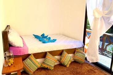 Hotelli Apo Diver Beach Resort