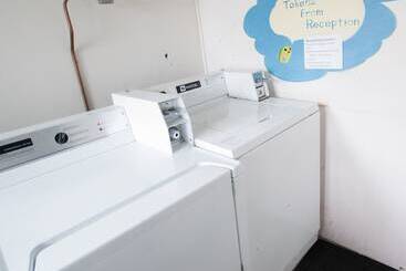 Absolute Lakeview Motel