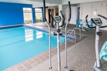 Absolute Lakeview Motel