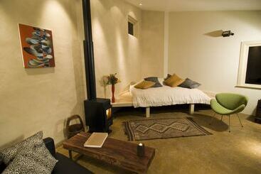 아파트 Indigo Bush Studios