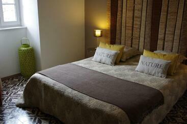 مبيت وإفطار La Haute Maurelle